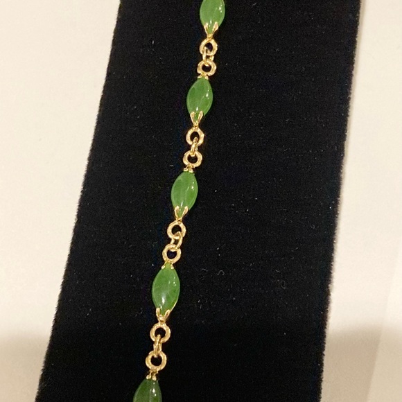 Bracelet. Beautiful with Green Stones. Excellent Condition - Picture 3 of 16